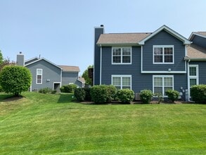 1098 Camden Ct in Glendale Heights, IL - Building Photo - Building Photo