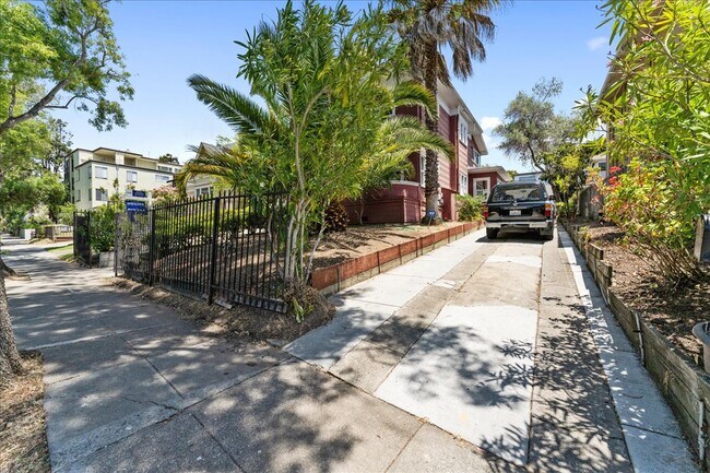 1625 Martin Luther King Jr Way, Unit 1 in Berkeley, CA - Foto de edificio - Building Photo