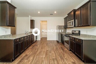 4110 Trail de Paris in Canyon Lake, TX - Building Photo - Building Photo