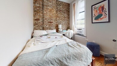 325 E 5th St in New York, NY - Building Photo - Building Photo