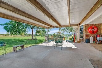 13075 FM 121 in Van Alstyne, TX - Foto de edificio - Building Photo