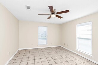 8113 Jefferson Park Dr in Baton Rouge, LA - Building Photo - Building Photo