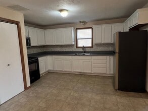 1439 N Texas Ave in Springfield, MO - Building Photo - Building Photo