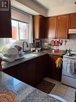 103 Belmont Crescent in Vaughan, ON - Building Photo