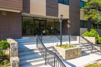 Lafayette Towers in Easton, PA - Foto de edificio - Building Photo