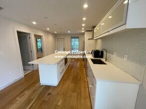 39 Thornton St, Unit 39 in Boston, MA - Foto de edificio - Building Photo