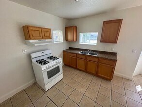 6536 El Rey Ave, Unit #B in Twentynine Palms, CA - Building Photo - Building Photo