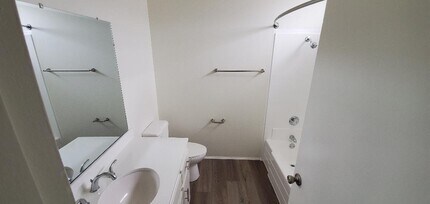 14271 Browning Ave, Unit 39 in Tustin, CA - Foto de edificio - Building Photo