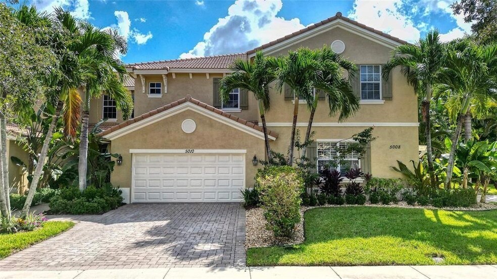 5010 Dulce Ct in Palm Beach Gardens, FL - Building Photo