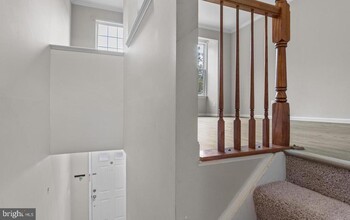 8503 Towne Manor Ct in Alexandria, VA - Building Photo - Building Photo