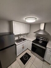 942 N Lake Destiny Rd in Altamonte Springs, FL - Building Photo - Building Photo