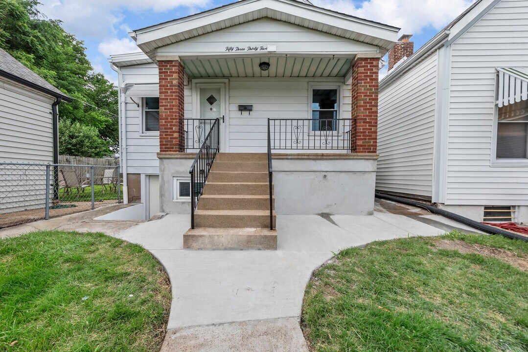 5335 Pattison Ave in St. Louis, MO - Building Photo