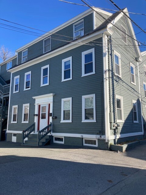 13 Becket St, Unit #2 in Salem, MA - Building Photo