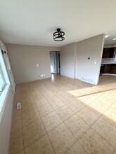 8209 E Indiana Ave in Spokane Valley, WA - Foto de edificio - Building Photo