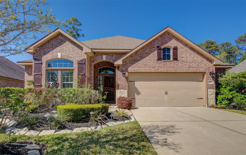 10 Hebburn Ct in Tomball, TX - Foto de edificio