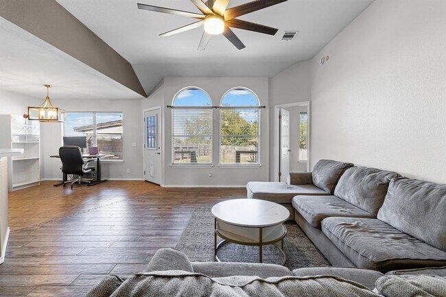 1318 Settlers Valley Dr in Pflugerville, TX - Building Photo - Building Photo