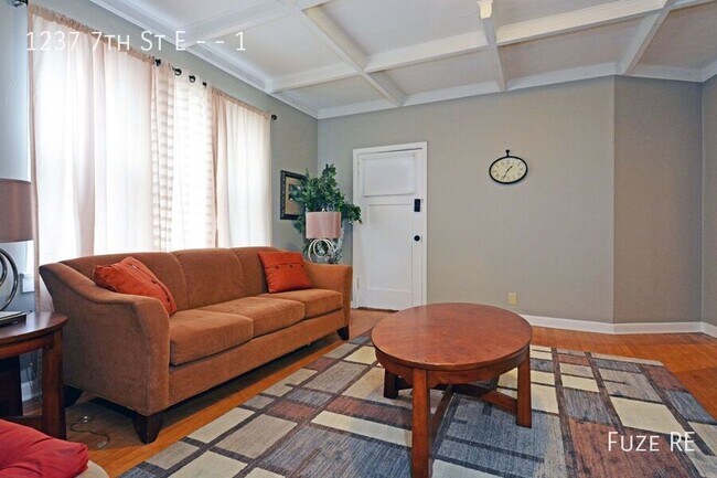 1237 7th St E-Unit -1 in St. Paul, MN - Building Photo - Building Photo