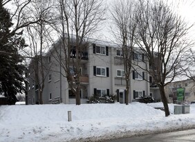 87 Westwood Dr in Kitchener, ON - Building Photo