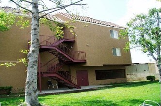 Carol Drive Apartment Complex in Fullerton, CA - Building Photo - Building Photo