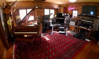 20 Victoria Way in Holmes, NY - Building Photo