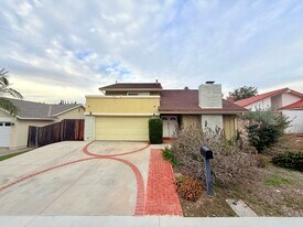 26431 Via Lara in Mission Viejo, CA - Building Photo