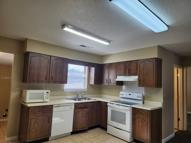 101 Lytle Rd in Rossville, GA - Building Photo - Building Photo