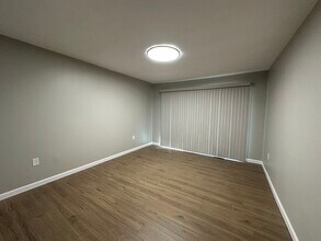 79 Greenbrook Dr in Stoughton, MA - Building Photo - Building Photo