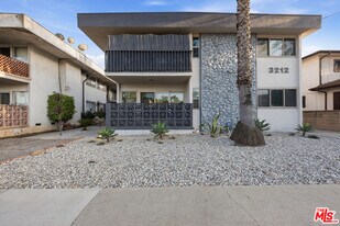 3212 W 84th Pl in Inglewood, CA - Building Photo