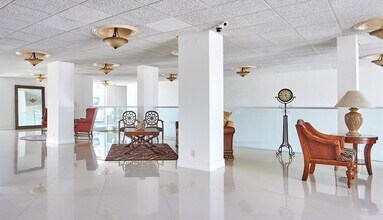 2715 N Ocean Blvd, Unit 2 in Fort Lauderdale, FL - Building Photo - Building Photo