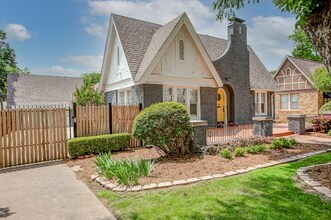 2528 Cockrell Ave in Fort Worth, TX - Building Photo - Building Photo