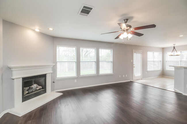 1325 Forest Creek in Desoto, TX - Building Photo - Building Photo