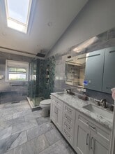 33 Clearview Ave in Danbury, CT - Foto de edificio - Building Photo