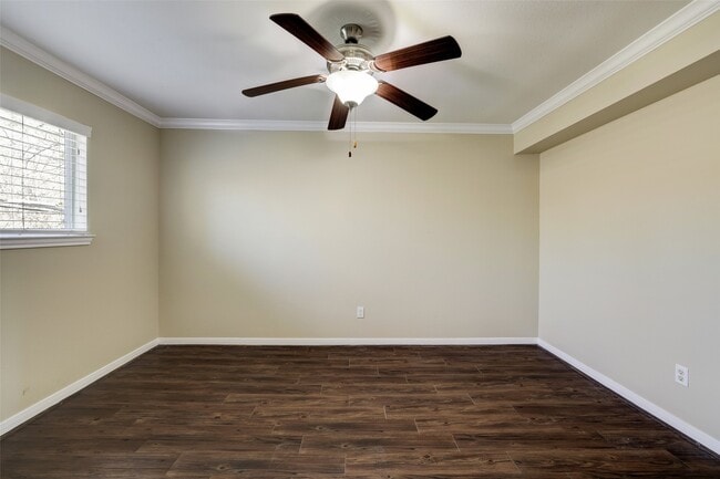 property at 2006 W 43rd St
