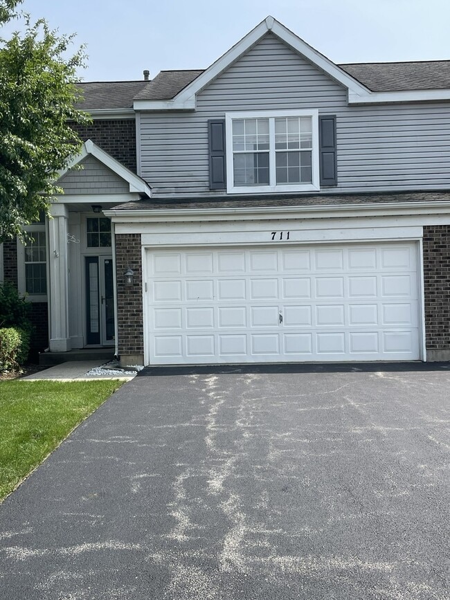 property at 711 Savannah Ln