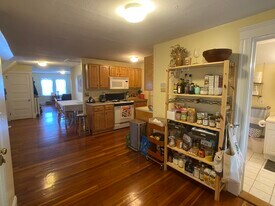 8 Mendelssohn St, Unit 3 in Boston, MA - Building Photo