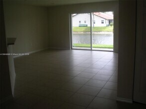 9247 Chambers St in Tamarac, FL - Building Photo - Building Photo