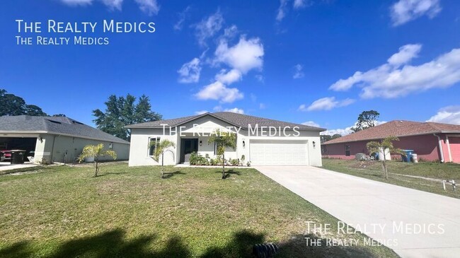 3274 Weyburn Ave SE in Palm Bay, FL - Building Photo - Building Photo