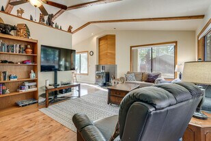 2634 Pinter Ave in South Lake Tahoe, CA - Building Photo