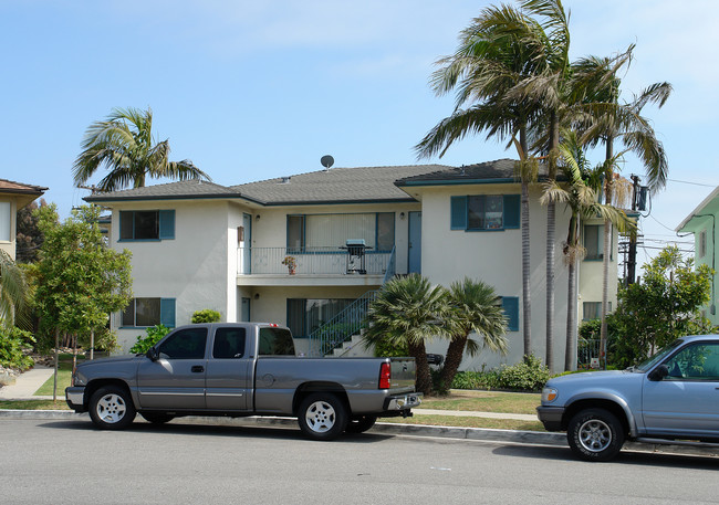 3036-3048 Luna Dr in Ventura, CA - Foto de edificio - Building Photo