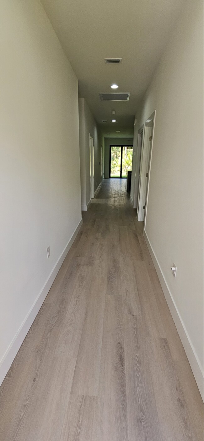 201 Lomond Dr in Port Charlotte, FL - Building Photo - Building Photo