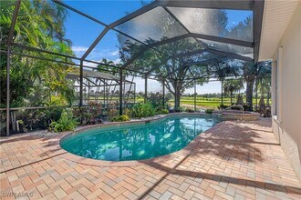 4923 Cerromar Dr in Naples, FL - Building Photo - Building Photo
