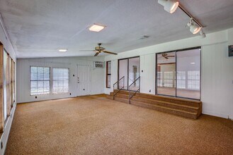 2506 Washington St in Commerce, TX - Building Photo - Building Photo