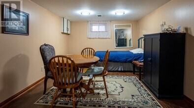 161 Ellesmere Rd in Toronto, ON - Building Photo - Building Photo