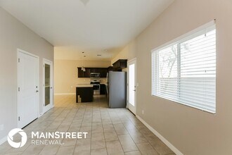 2000 N 36th St in Phoenix, AZ - Foto de edificio - Building Photo