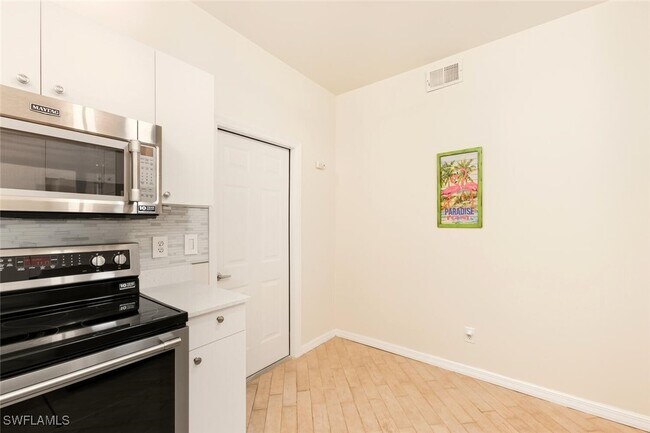 property at 636 Windsor Sq