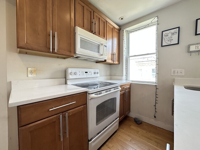 836 Huntington Ave, Unit #3 in Boston, MA - Building Photo - Building Photo
