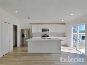 7729 Hollenbeck Wy in Jacksonville, FL - Building Photo - Building Photo