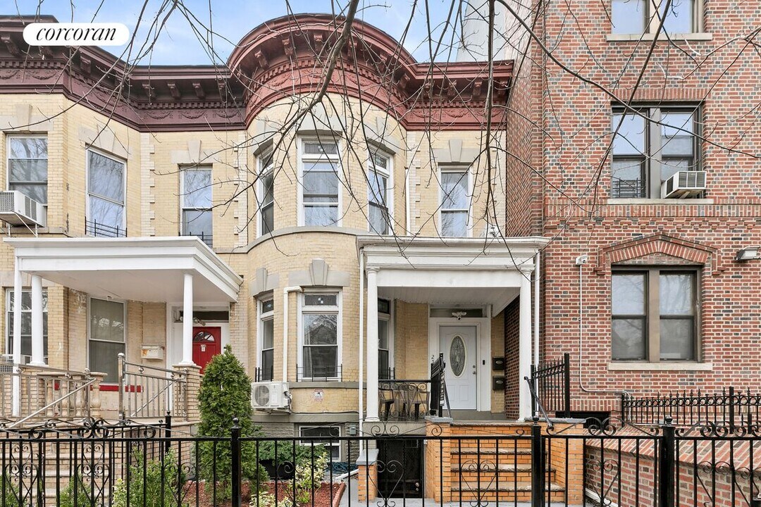 254 Maple St in Brooklyn, NY - Building Photo