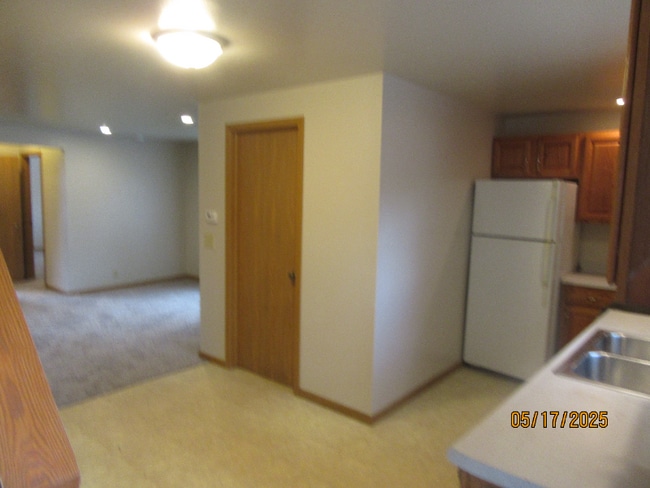 1019 Oak St in Baraboo, WI - Building Photo - Building Photo