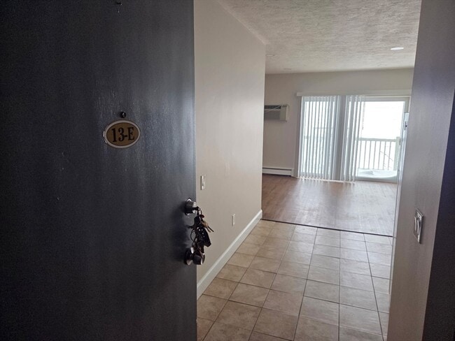 25 Ekman St in Worcester, MA - Building Photo - Building Photo